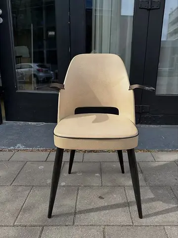 Midcentury Skai Stoel